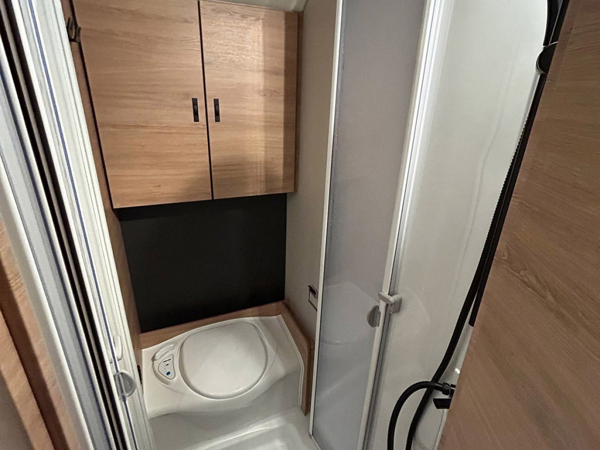 Knaus LVE TI PLATINUM SELECTION 590 MF AUTOMAT Franskbädd ADAPTIV Far, bild 22 av 44