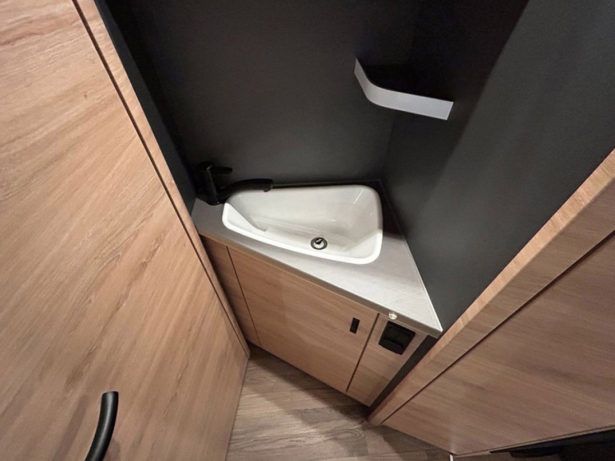 Knaus LVE TI PLATINUM SELECTION 590 MF AUTOMAT Franskbädd ADAPTIV Far, bild 25 av 44