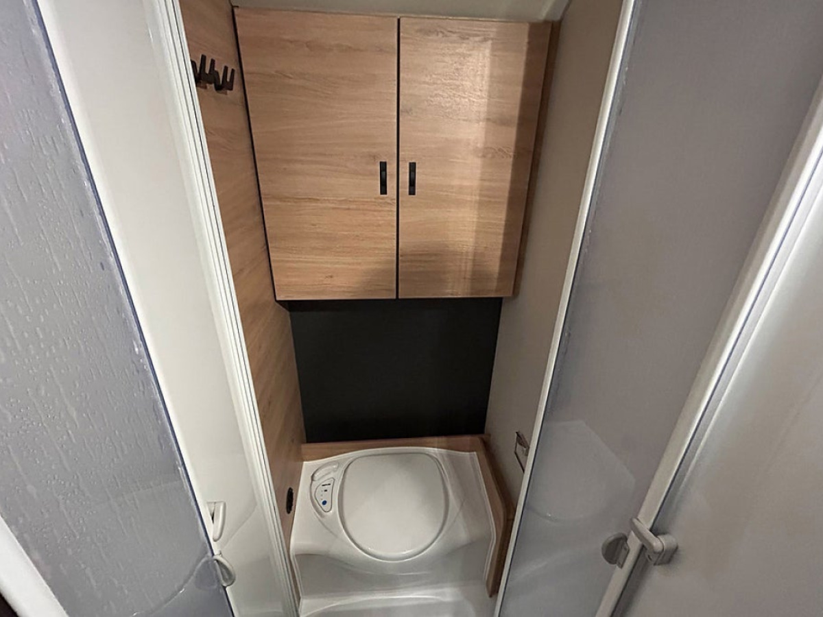 Knaus LVE TI PLATINUM SELECTION 590 MF AUTOMAT Franskbädd ADAPTIV Far, bild 26 av 44