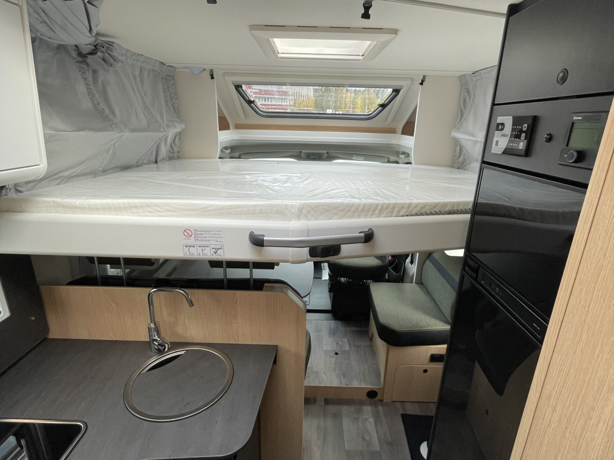 Sunlight T 68 Adventure - Adaptiv farthållare / 100 AH Litium / 100W Solcell / Dieselpanna med elpatron / Golvvärme / Isolerade tankar, bild 11 av 21
