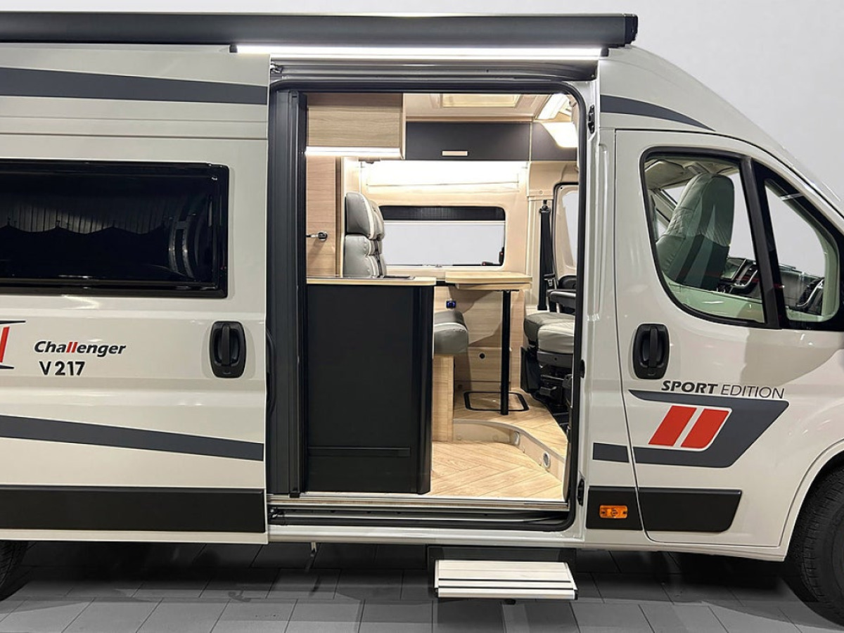 CHALLENGER V217 SPORT AUTOMAT Långbäddar DIESELVÄRMARE, bild 4 av 43