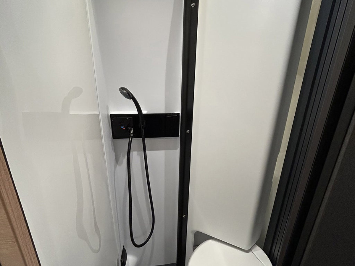 Knaus BOXLIFE 600 ME AUTOMAT ADAPTIV FARTHÅLLARE LÅNGBÄDDAR, bild 14 av 36