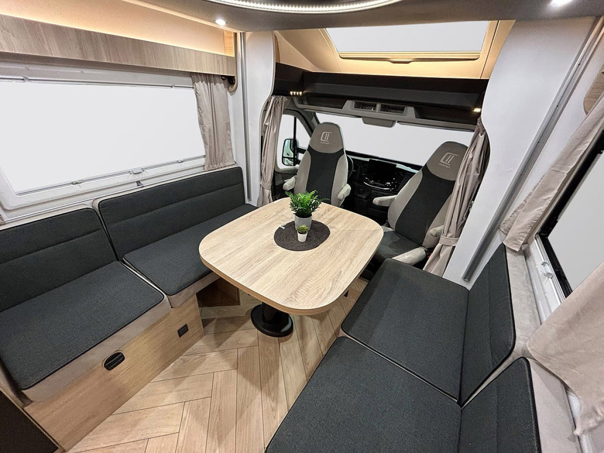 CHALLENGER 260 Graphite Edition 165hk AUT STOR FACE-TO-FACE Sittgrupp, bild 6 av 27