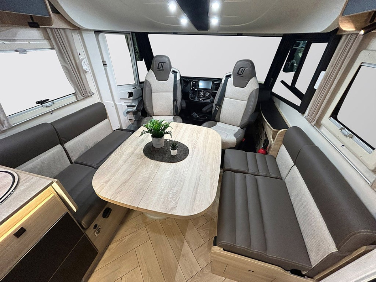 CHALLENGER 3057 GRAPHITE EDITION 180hk AUTOMAT LÅNGBÄDDAR DIESELVÄRMARE Fac, bild 7 av 35