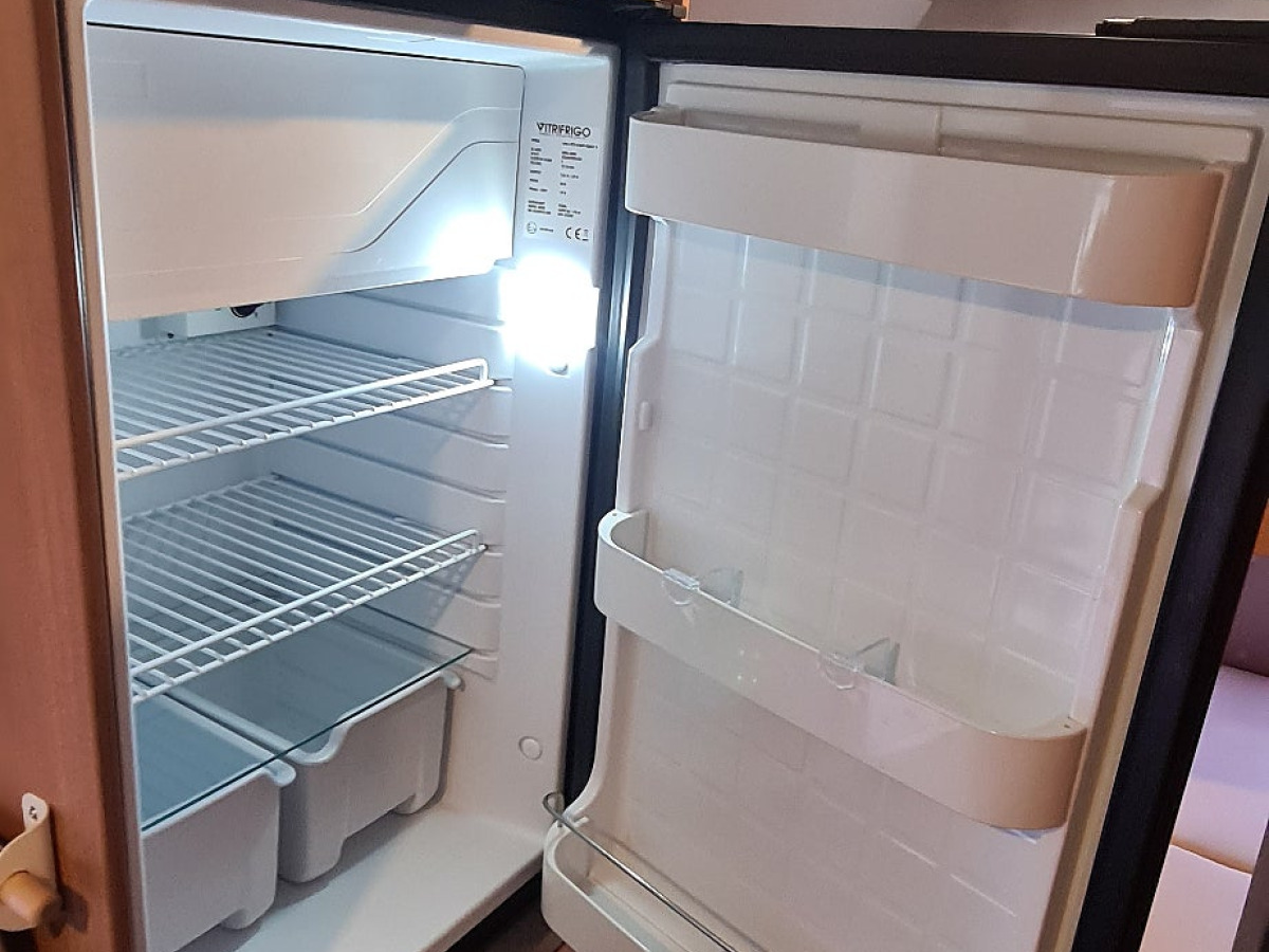 Weinsberg 600 K Carabus Våningsäng, Automat, 12v takfläkt, bild 12 av 15