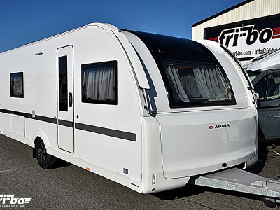 Adria 613 UT Adora, Queenbed