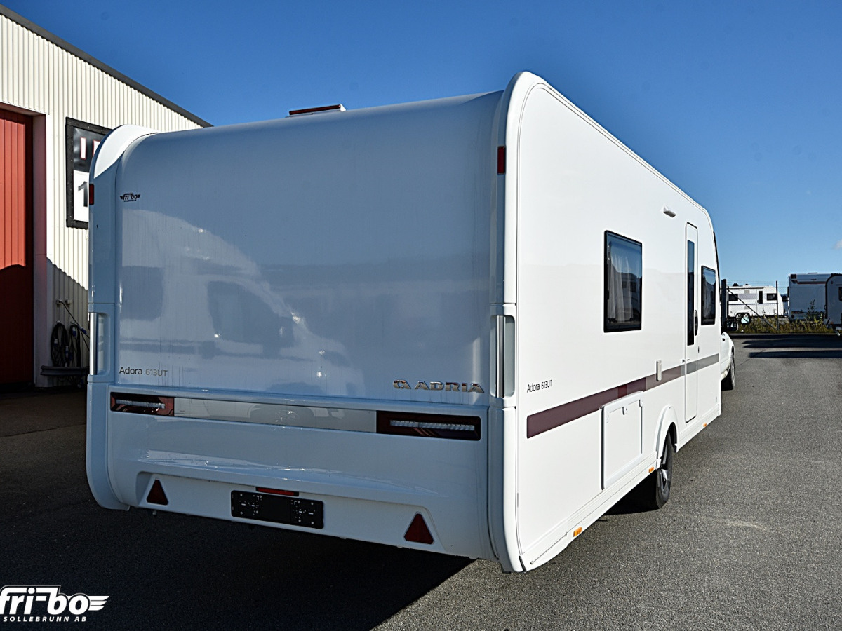 Adria 613 UT Adora, Queenbed, bild 16 av 18