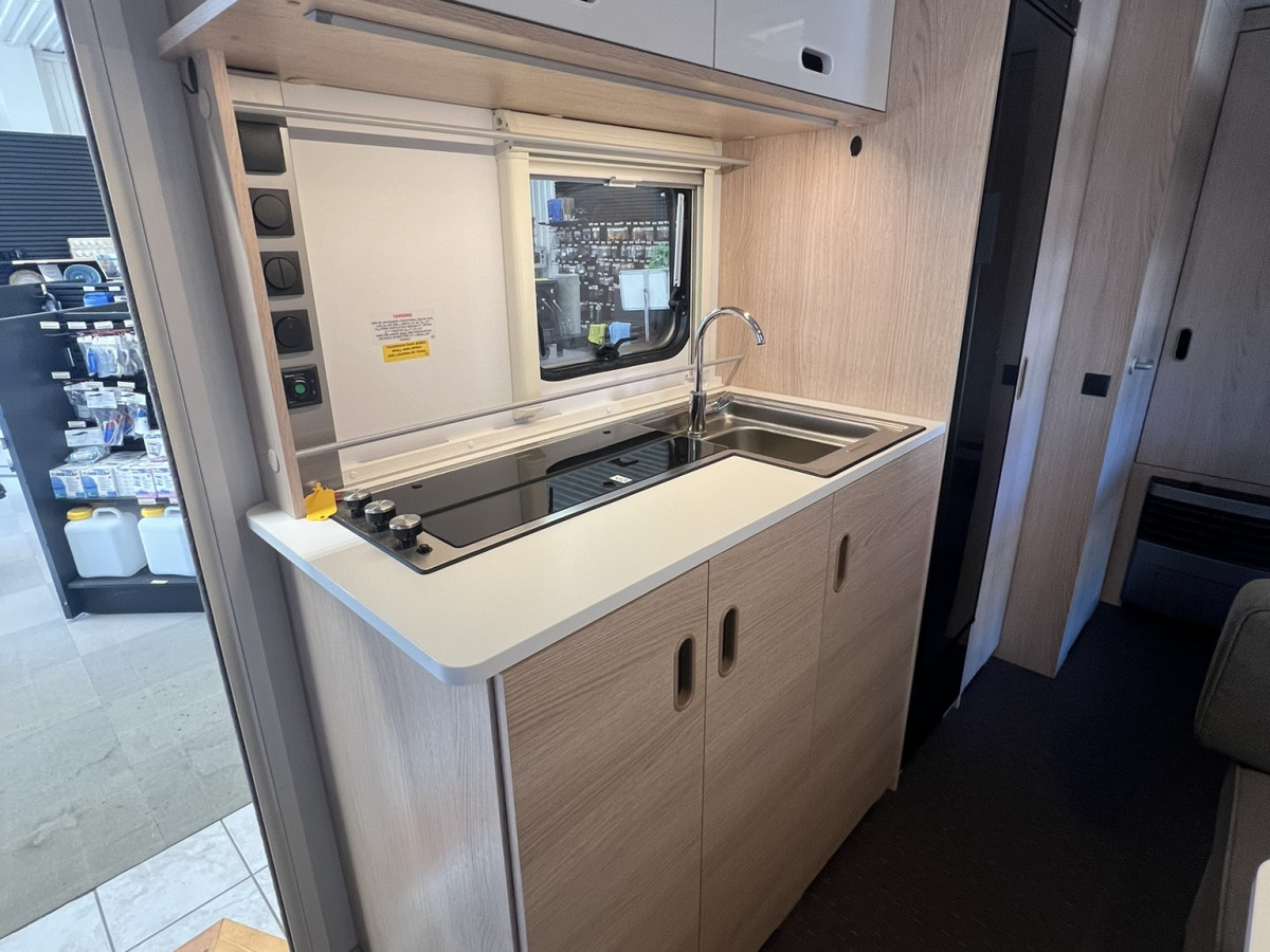 Adria AVIVA 522 PT 3-våningssäng, bild 6 av 15