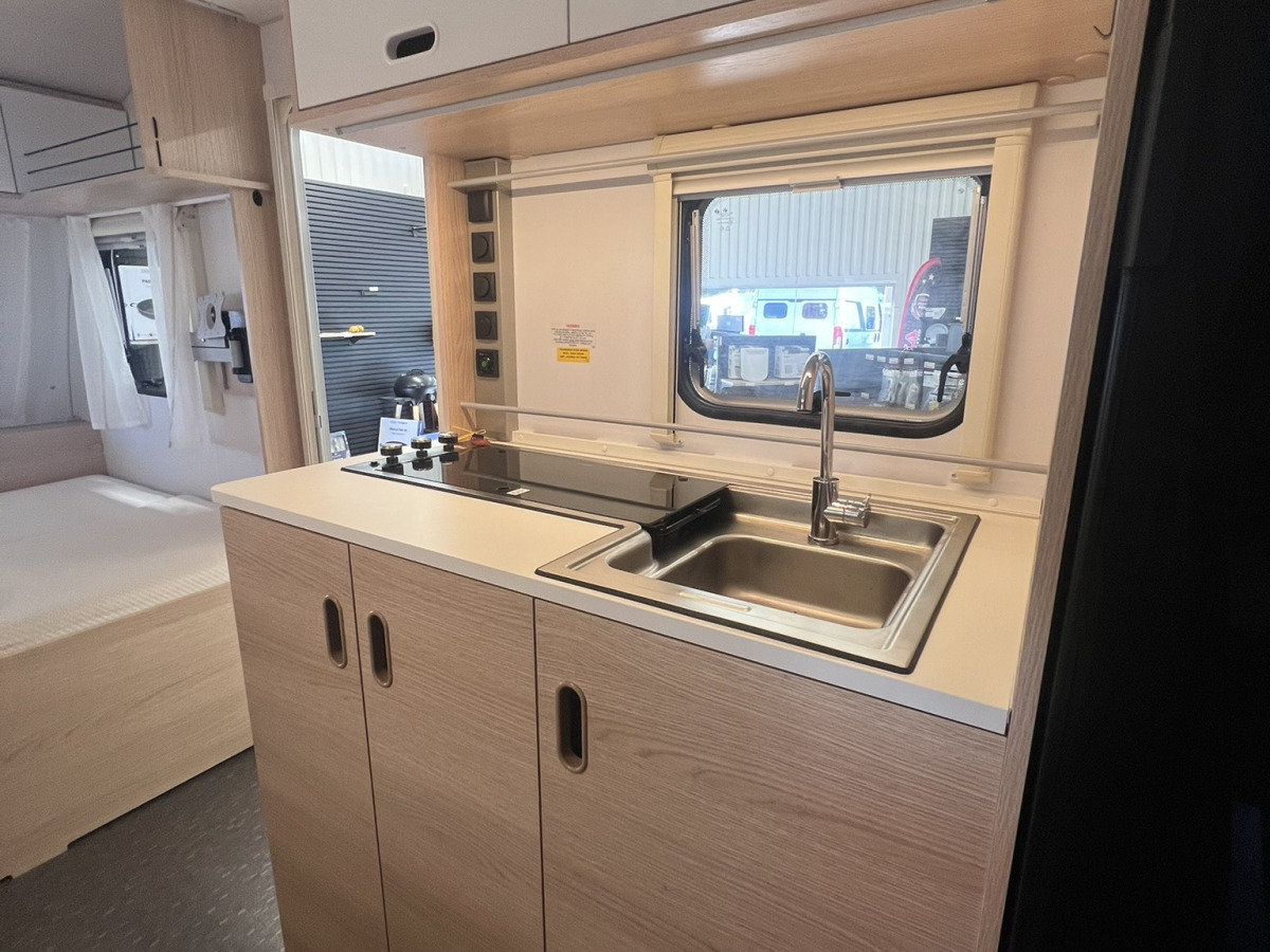 Adria AVIVA 522 PT 3-våningssäng, bild 13 av 15