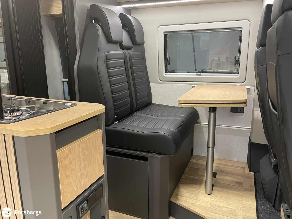 Pilote V630J EVIDENC Shadow Med skydome Stora multimediapaketet med trådlös laddning och digital instrumentpanel, bild 7 av 30