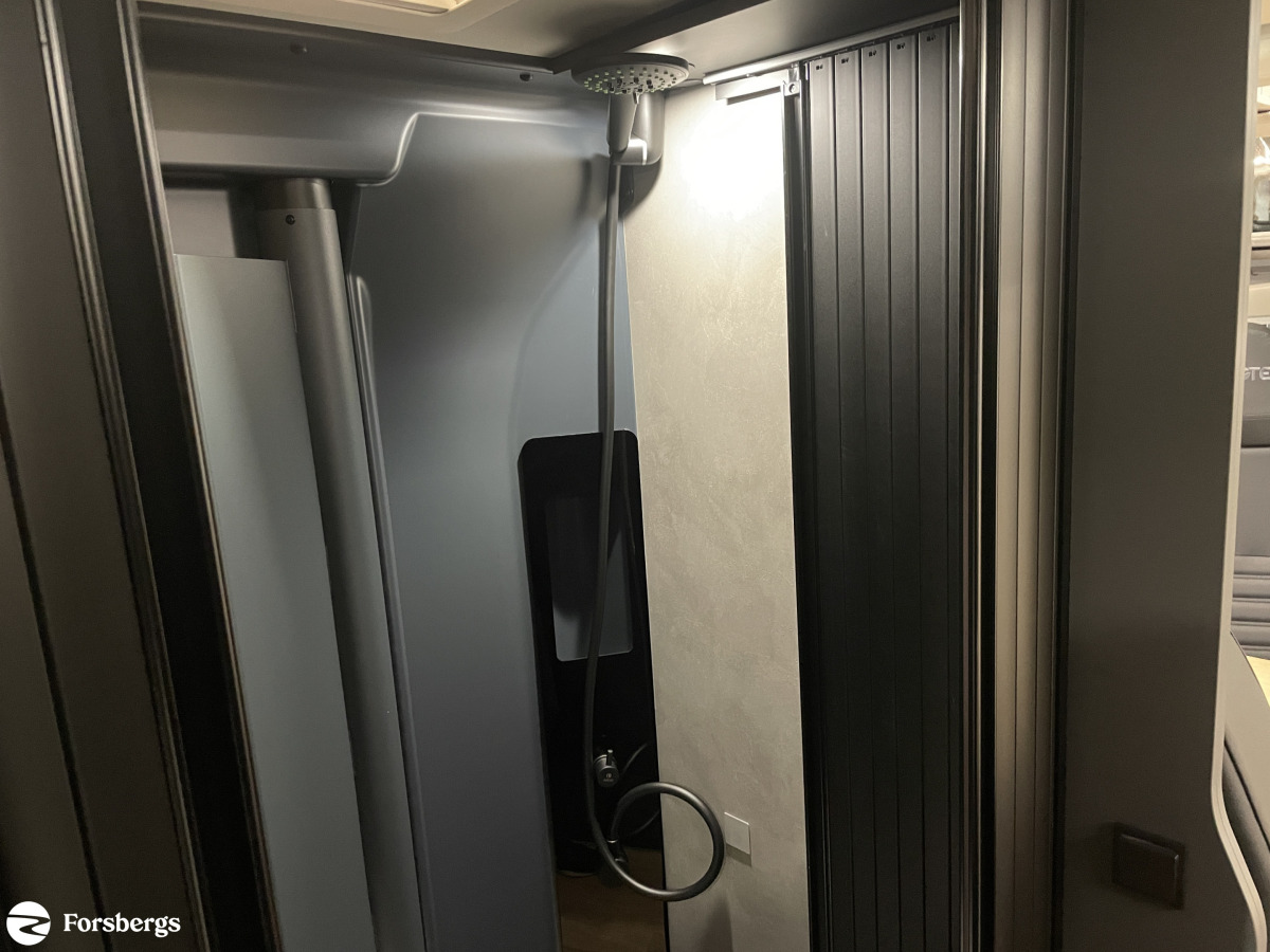 Pilote V630J EVIDENC Shadow Med skydome Stora multimediapaketet med trådlös laddning och digital instrumentpanel, bild 15 av 30