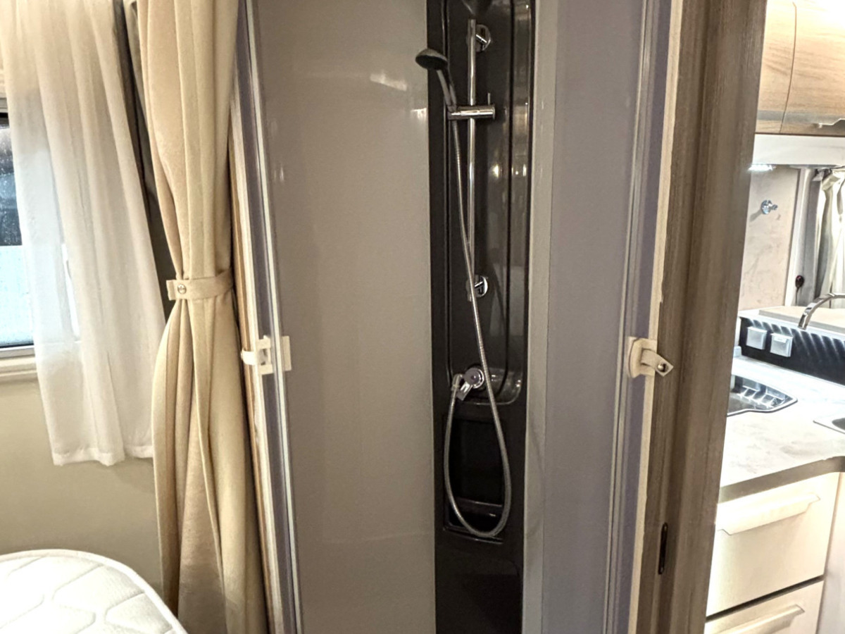 Knaus Sky I 700 LX, bild 11 av 13