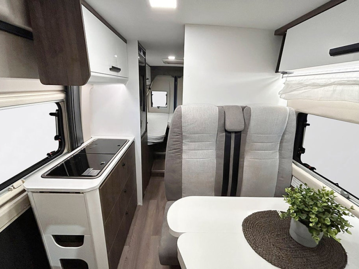 Benimar BENIVAN 160 VAN 640 AUTOMAT LÅNGBÄDDAR Dieselvärmare ADAPTIV Far, bild 8 av 38
