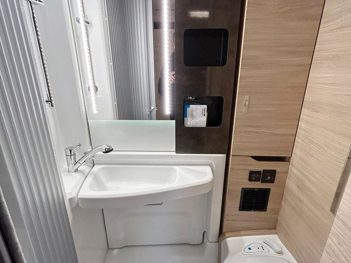 Knaus VAN TI PLUS 650 MEG Platinum Selection 4X4 AUTOMAT ALDE - OFFR, bild 25 av 42
