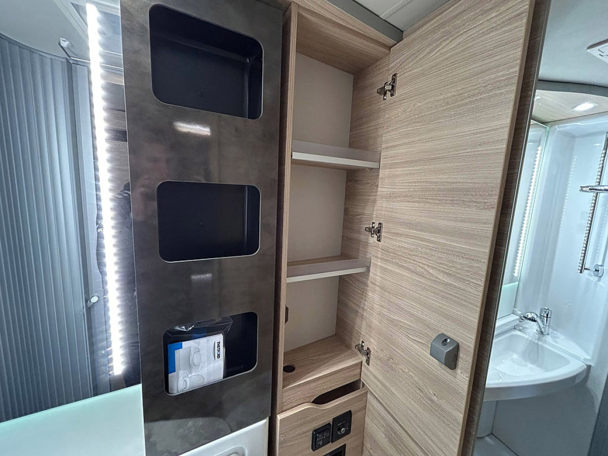 Knaus VAN TI PLUS 650 MEG Platinum Selection 4X4 AUTOMAT ALDE - OFFR, bild 26 av 42
