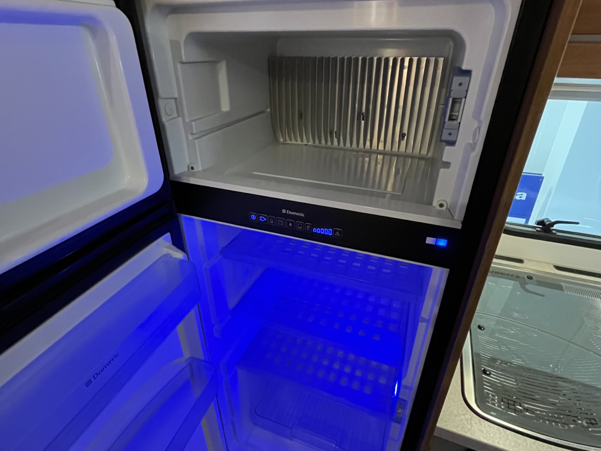 Dethleffs MAGIC EDITION Låga långbäddar, bild 14 av 19