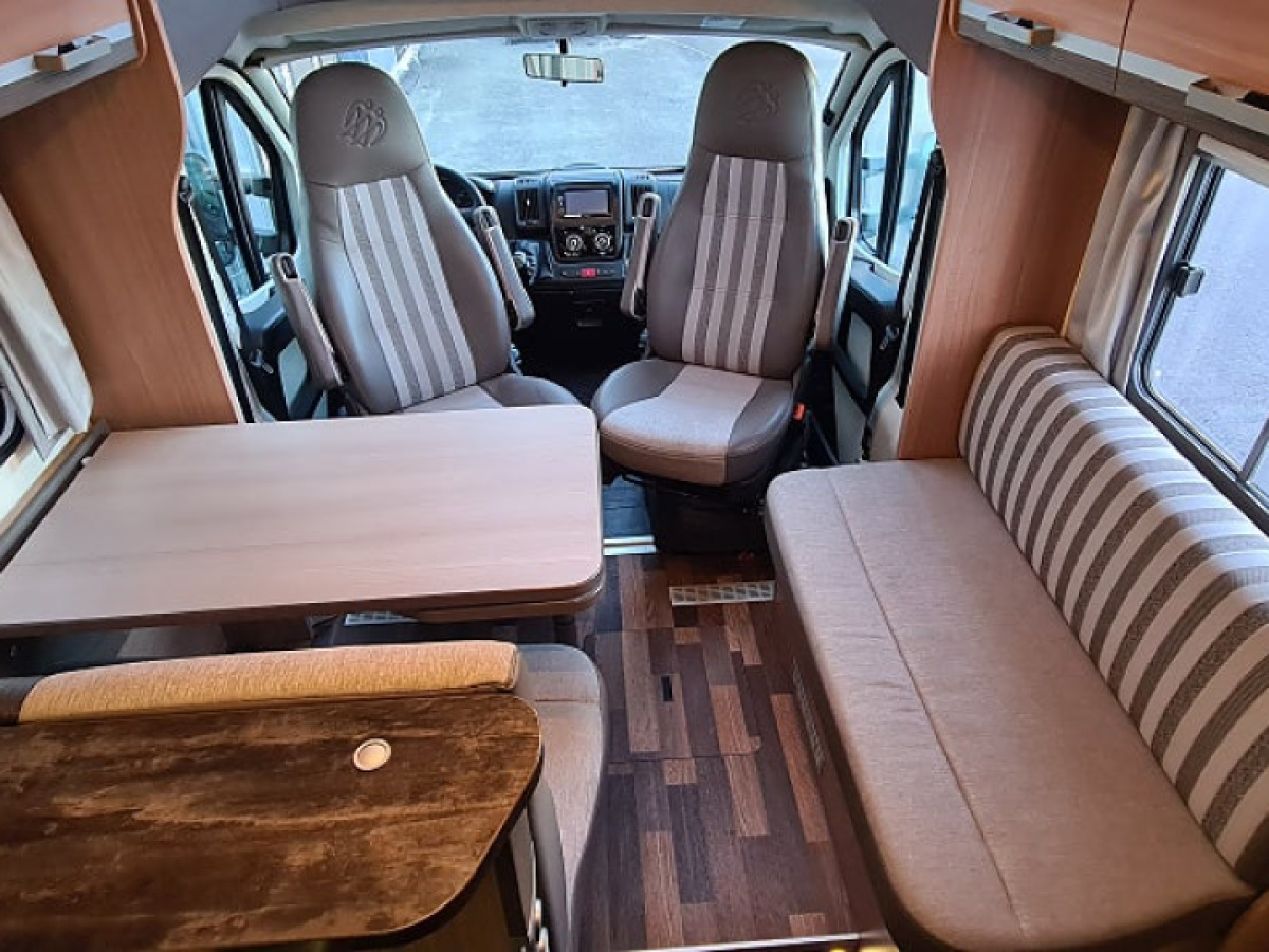 Knaus 700 MEG Skywave 25 years Edition långbädd, alde, solcell x2, bild 6 av 16