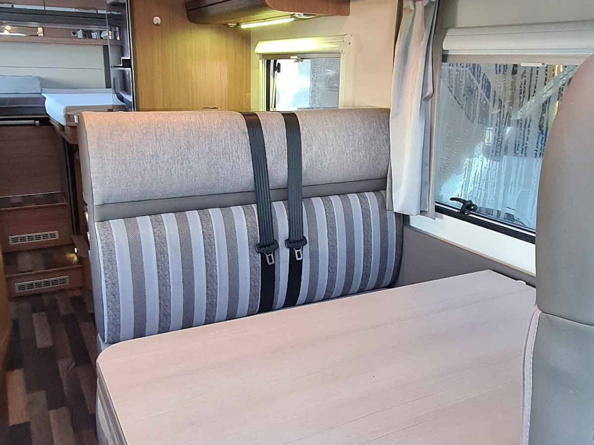 Knaus 700 MEG Skywave 25 years Edition långbädd, alde, solcell x2, bild 7 av 16