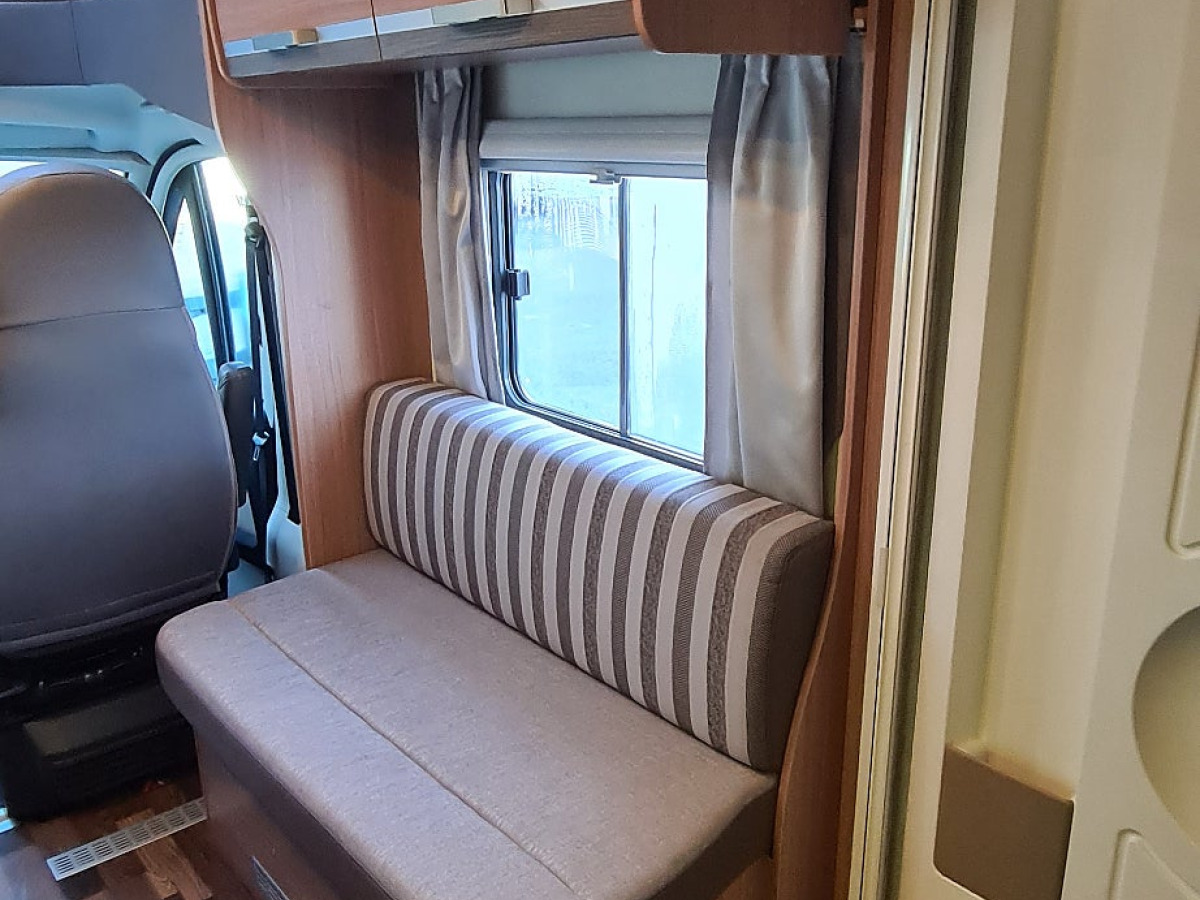 Knaus 700 MEG Skywave 25 years Edition långbädd, alde, solcell x2, bild 10 av 16
