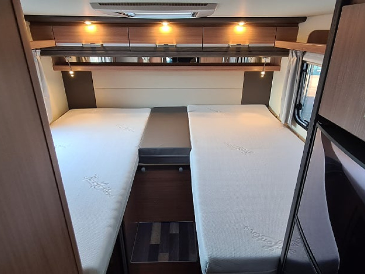 Knaus 700 MEG Skywave 25 years Edition långbädd, alde, solcell x2, bild 13 av 16
