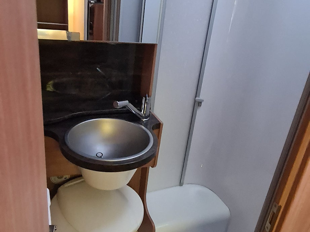 Knaus 700 MEG Skywave 25 years Edition långbädd, alde, solcell x2, bild 15 av 16