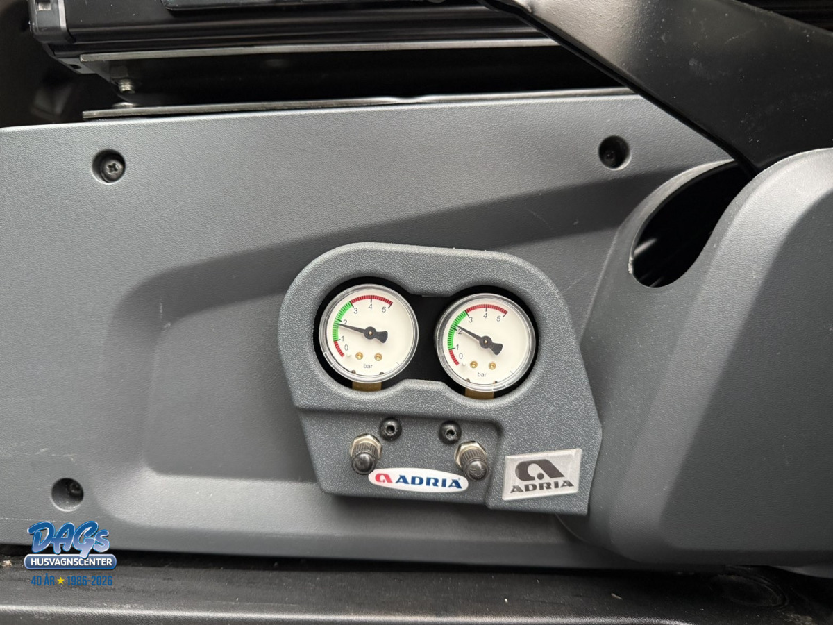 Adria Twin Supreme 640 SLB, bild 25 av 27