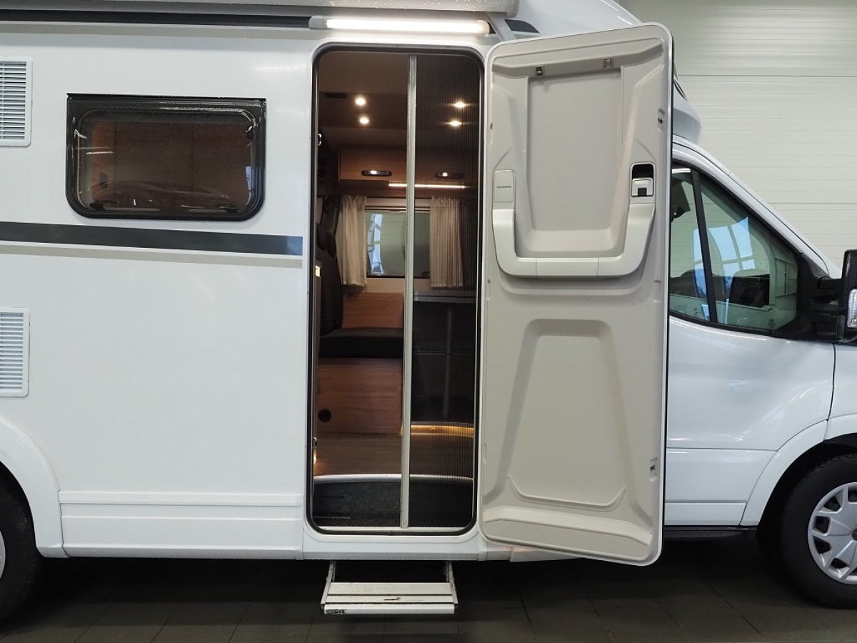 Weinsberg Carasuite 650 MEG Markis Långbäddar Taksäng Automat B-kamera 350, bild 5 av 19