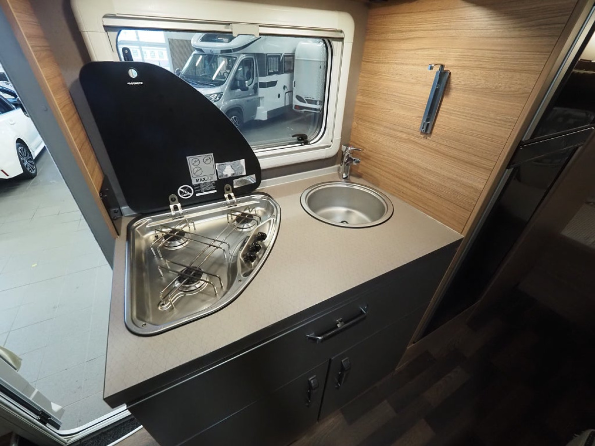 Weinsberg CaraHome 600 DKG AUT I 3500kg I Solcell I 6st Bältade Platser, bild 9 av 21