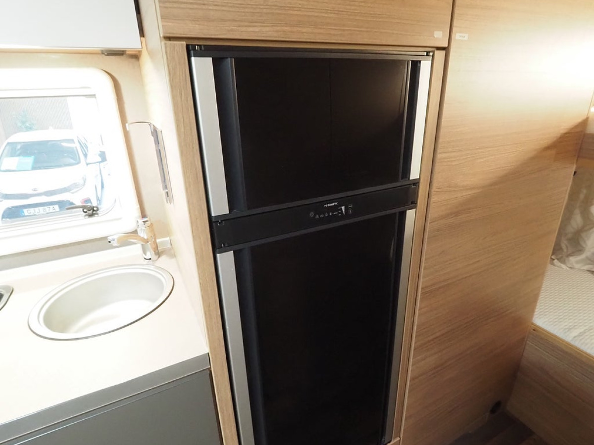 Weinsberg CaraHome 600 DKG AUT I 3500kg I Solcell I 6st Bältade Platser, bild 10 av 21