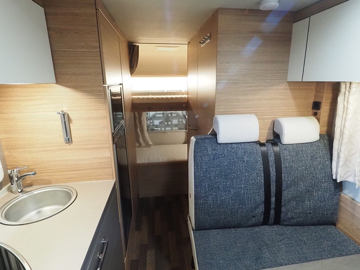 Weinsberg CaraHome 600 DKG AUT I 3500kg I Solcell I 6st Bältade Platser, bild 14 av 21