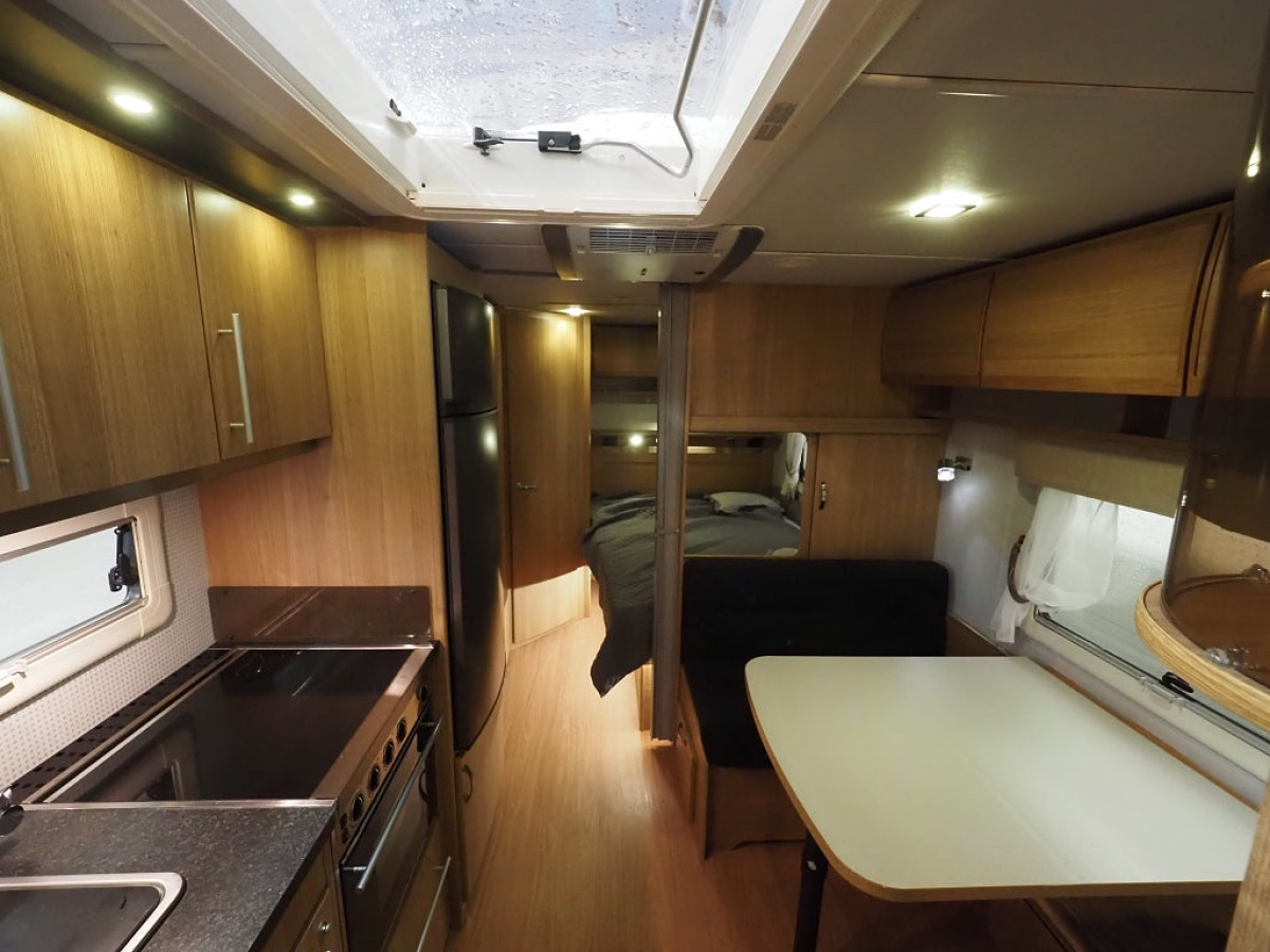 Polar 620 CTX Svit AC Vintervagn Dinette Franskbädd ALDE, bild 12 av 21