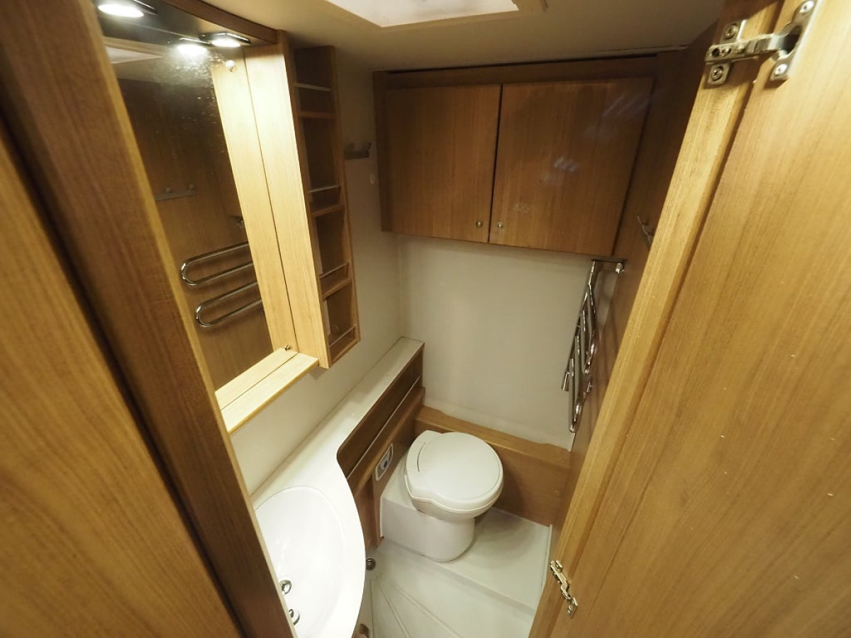 Polar 620 CTX Svit AC Vintervagn Dinette Franskbädd ALDE, bild 16 av 21