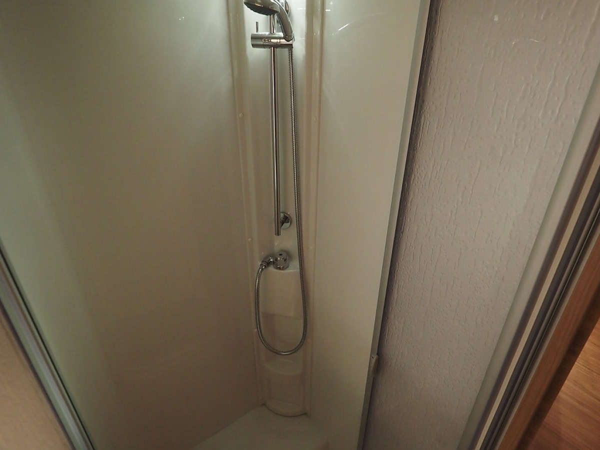 Weinsberg CaraSuite 700MEG 165hk I AUT I 3500kg I MOMS I Solcell I Backkam, bild 11 av 22
