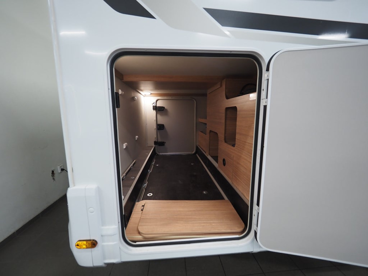 Weinsberg CaraSuite 700MEG 165hk I AUT I 3500kg I MOMS I Solcell I Backkam, bild 21 av 22