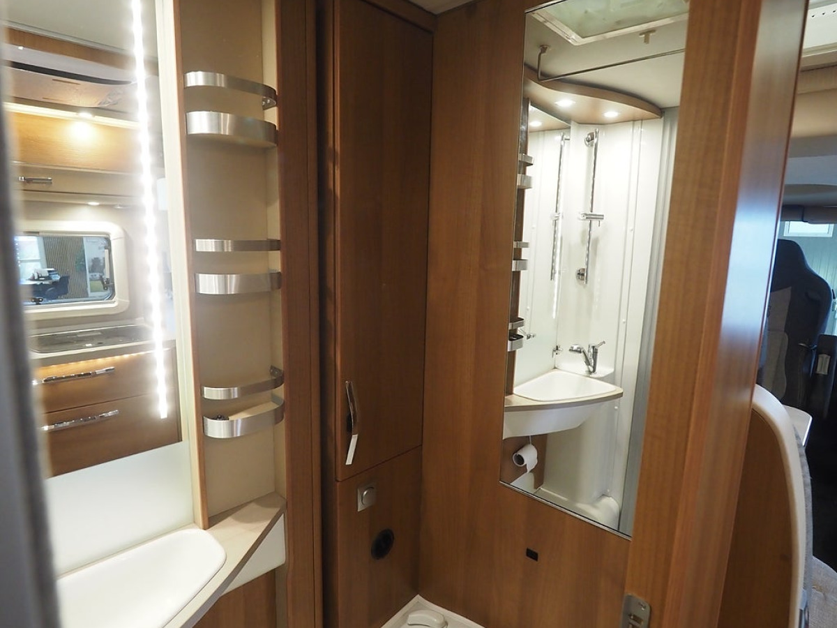 Knaus 600 MG VAN I Platinum Selection AUT I AC I Solcell I Cykelställ, bild 14 av 22