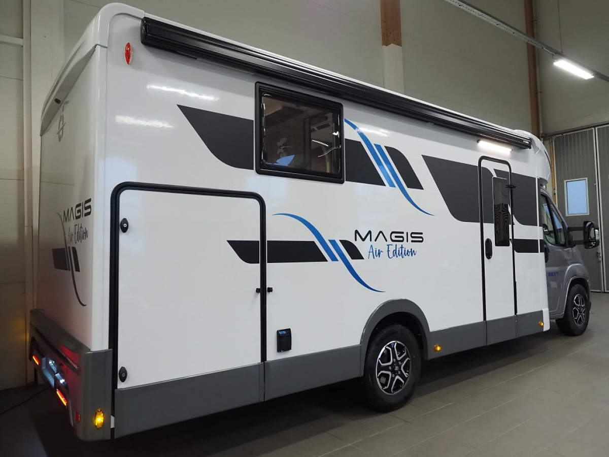 Ci Magis 66 XT Air Edition AC Taksäng Markis Queenbädd Stort badrum, bild 4 av 21