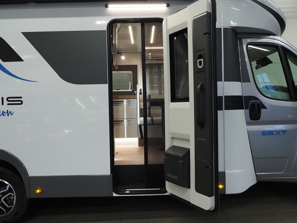 Ci Magis 66 XT Air Edition AC Taksäng Markis Queenbädd Stort badrum, bild 5 av 21