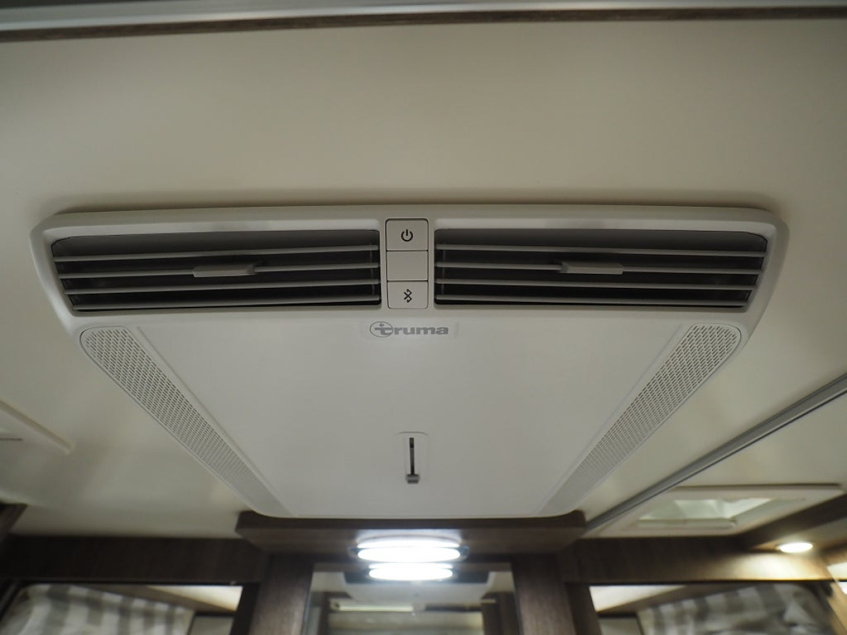 Ci Magis 66 XT Air Edition AC Taksäng Markis Queenbädd Stort badrum, bild 19 av 21