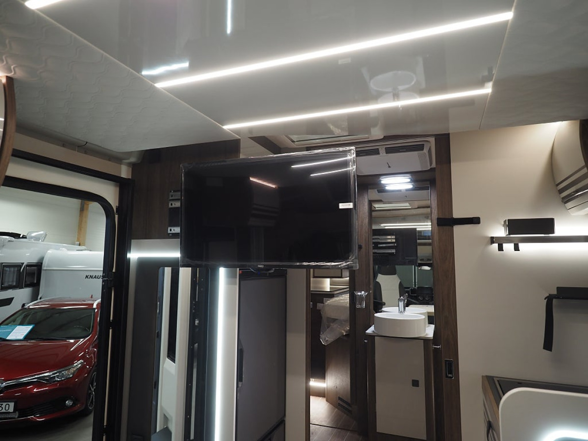 Ci Magis 66 XT Air Edition AC Taksäng Markis Queenbädd Stort badrum, bild 20 av 21