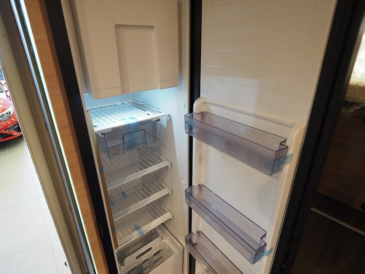 Knaus Lve Wave 700 LX Mässerbjudande I AUT I Backkamera I Taksäng, bild 14 av 23
