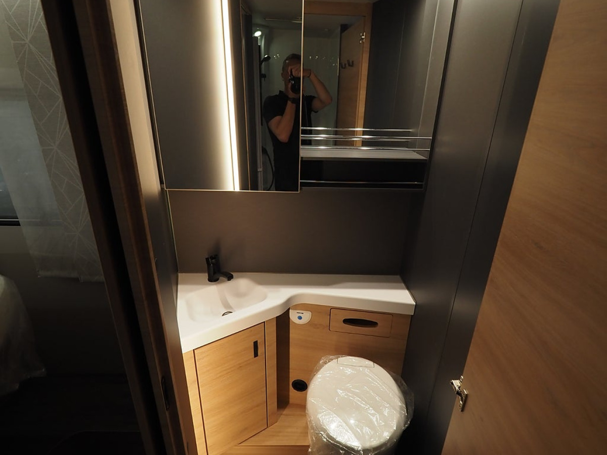 Knaus Lve Wave 700 LX Mässerbjudande I AUT I Backkamera I Taksäng, bild 18 av 23
