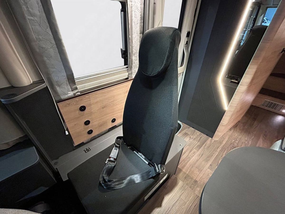 Knaus LVE I 700 MEG 180hk AUTOMAT LÅNGBÄDDAR ALDE 5-SITS, bild 34 av 47