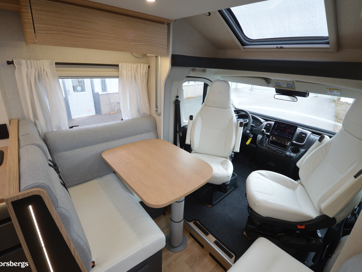 Pilote P740 C EVIDENC - Aldevärme, 5 sittplatser, 5 Sovplatser och mycket mer, bild 2 av 48