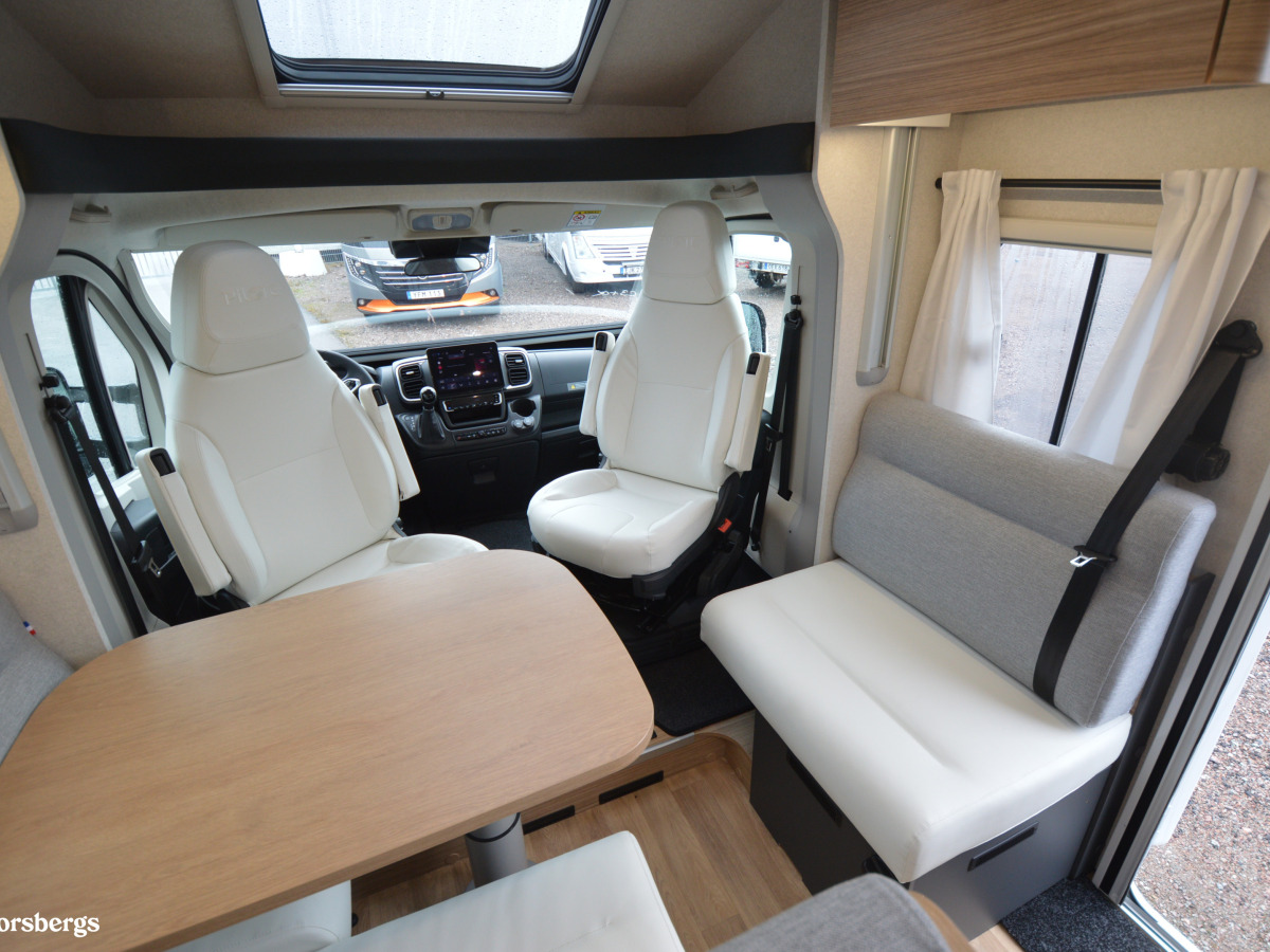 Pilote P740 C EVIDENC - Aldevärme, 5 sittplatser, 5 Sovplatser och mycket mer, bild 3 av 48
