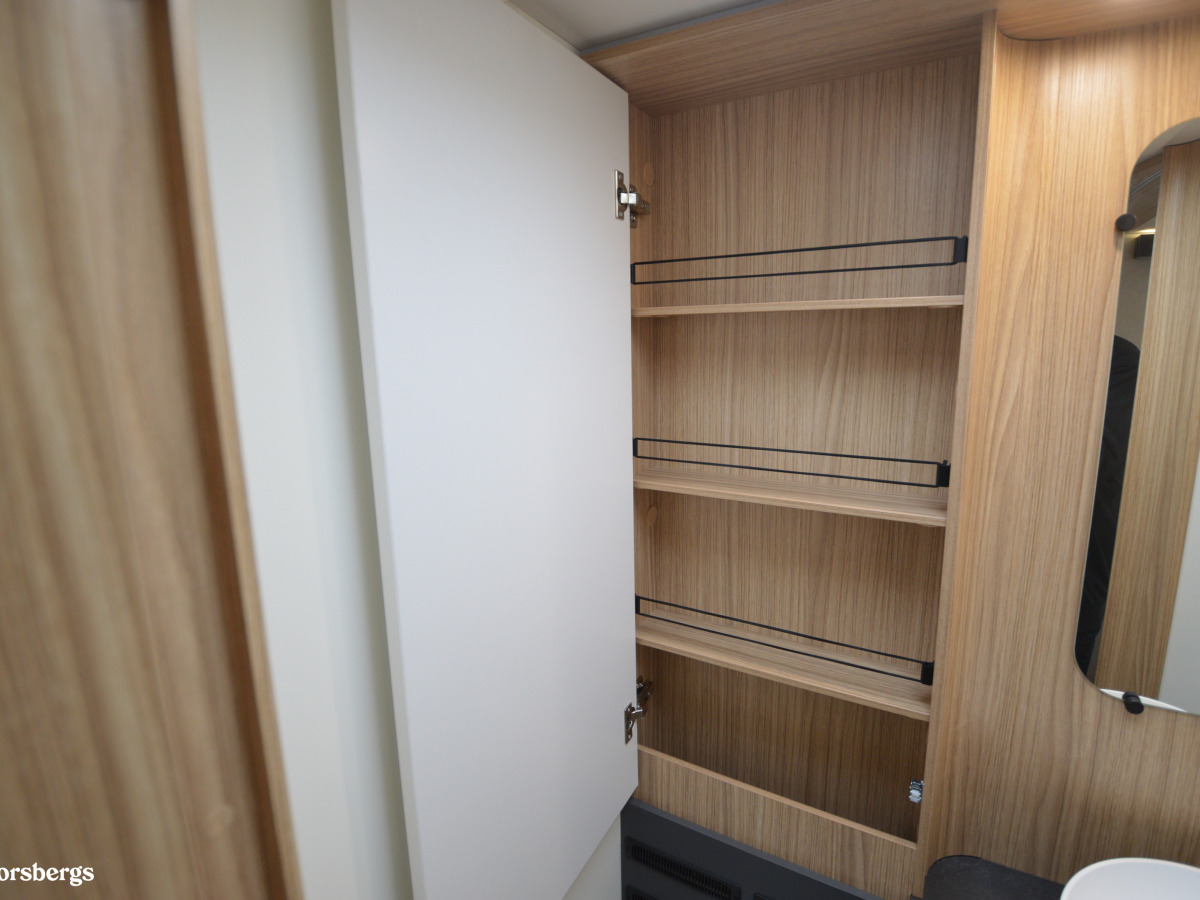Pilote P740 C EVIDENC - Aldevärme, 5 sittplatser, 5 Sovplatser och mycket mer, bild 24 av 48