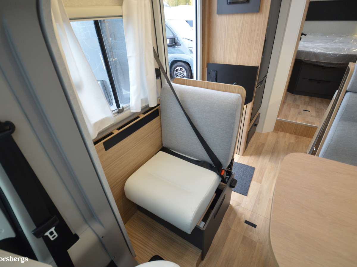 Pilote P740 C EVIDENC - Aldevärme, 5 sittplatser, 5 Sovplatser och mycket mer, bild 32 av 48