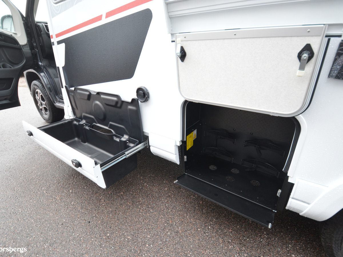 Pilote P740 C EVIDENC - Aldevärme, 5 sittplatser, 5 Sovplatser och mycket mer, bild 42 av 48