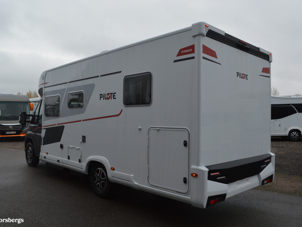 Pilote P740 C EVIDENC - Aldevärme, 5 sittplatser, 5 Sovplatser och mycket mer, bild 45 av 48