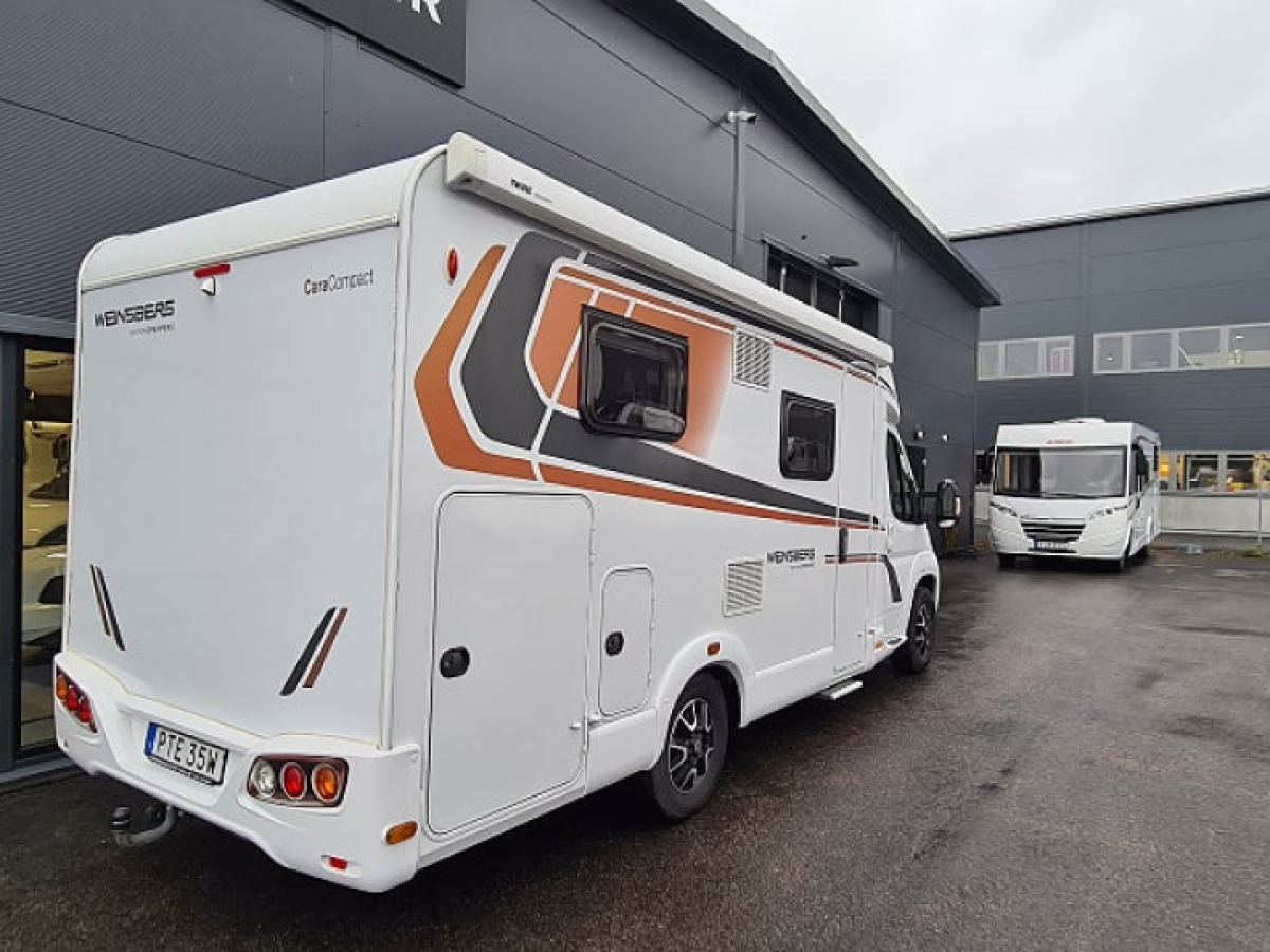 Weinsberg 600 MEG CaraCompact Pepper långbädd, drag, Truma combi 6e, bild 2 av 11