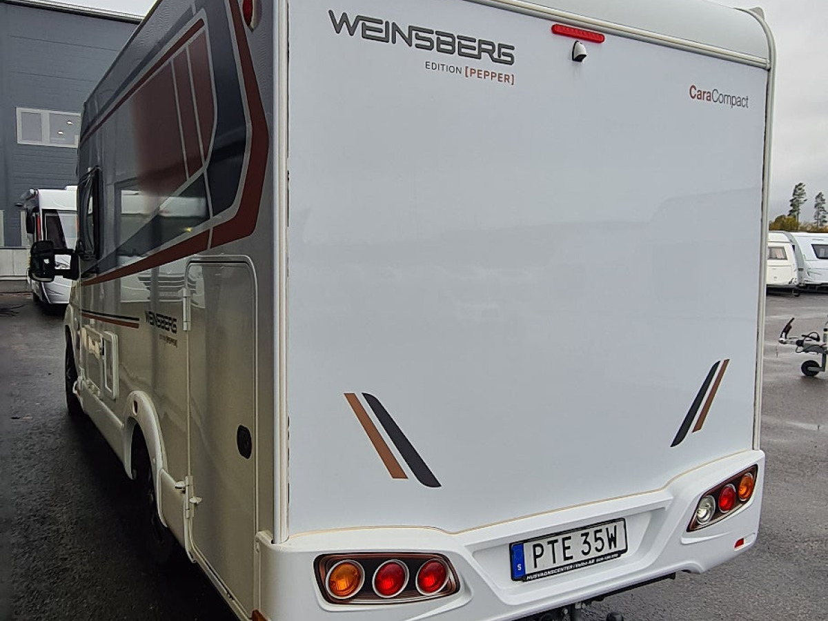 Weinsberg 600 MEG CaraCompact Pepper långbädd, drag, Truma combi 6e, bild 3 av 11